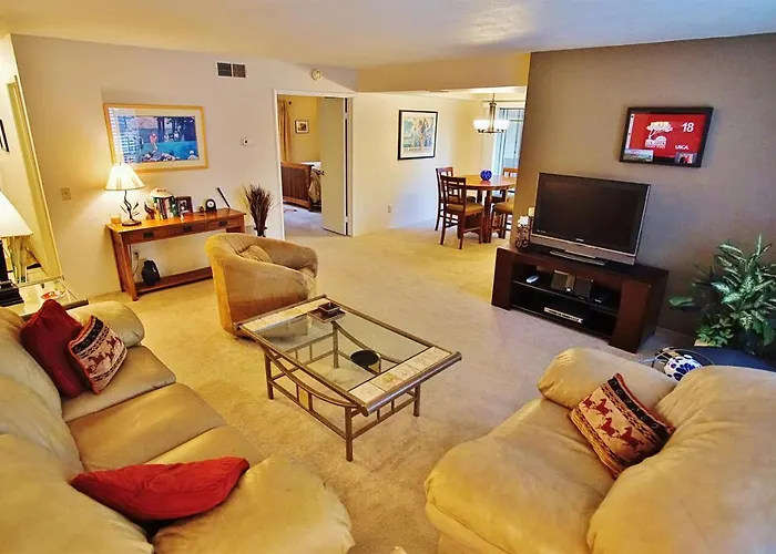 Walk To Fashion Park! Abode W/ Pool Access * Phoenix