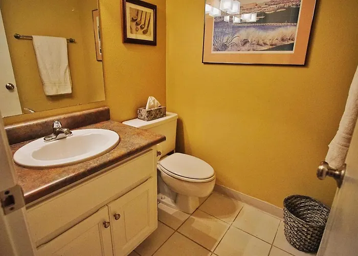 Walk To Fashion Park! Abode W/ Pool Access