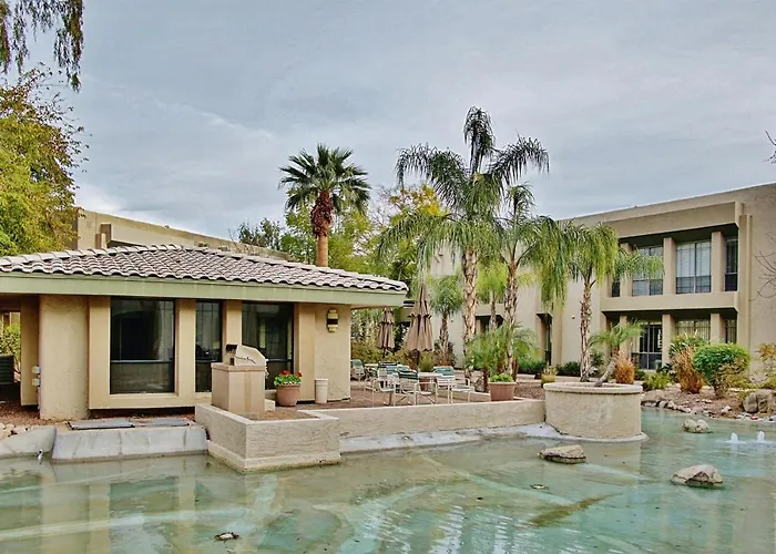 Walk To Fashion Park! Abode W/ Pool Access