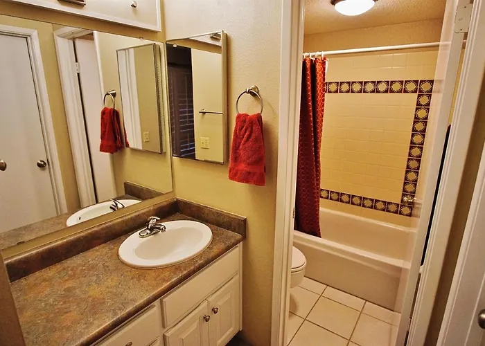 Ferienhaus Walk To Fashion Park! Abode W/ Pool Access *