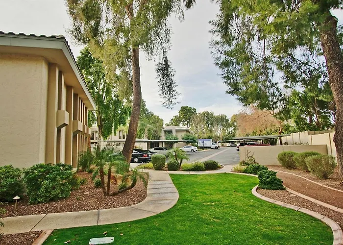 Walk To Fashion Park! Abode W/ Pool Access Phoenix